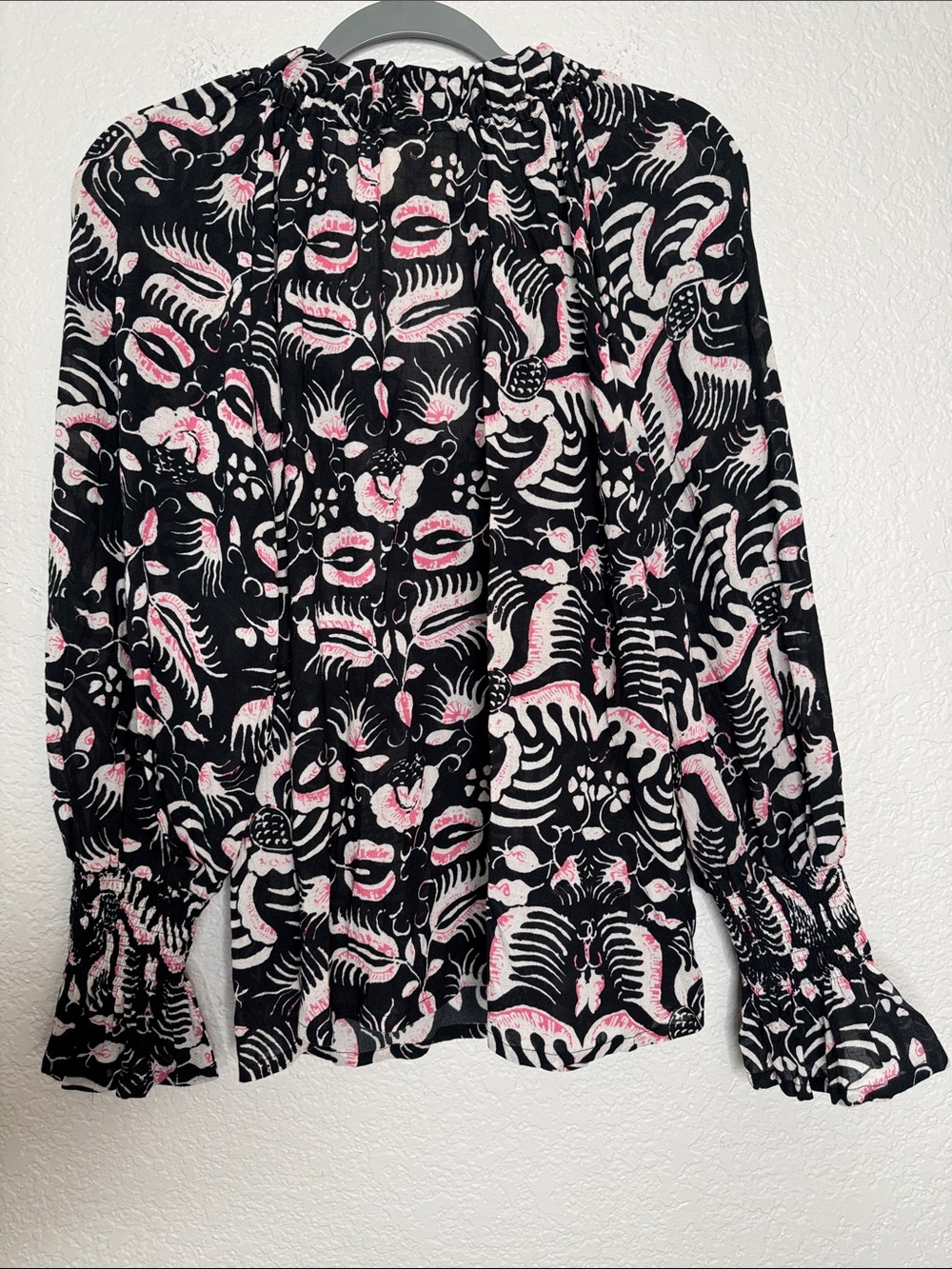 Figue Lianna Blouse Top XS Black Pink Long Sleeve - Picture 9 of 10